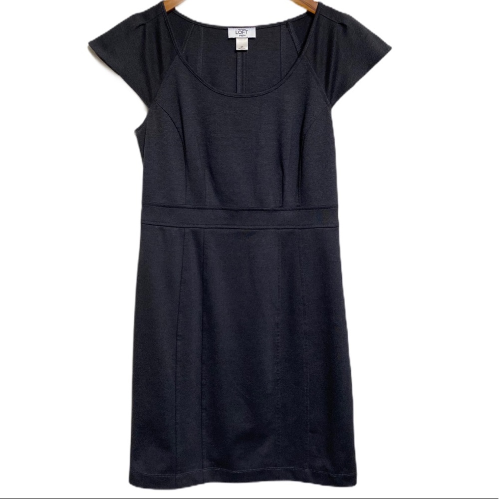 Loft Petites gray shortsleeved sheath dress sz 4